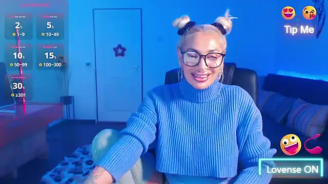 beauty chl0e online show from December 1, 2025, 8:42 pm