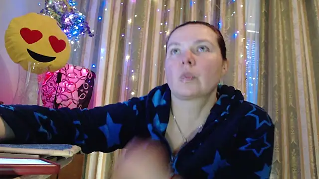 Snapshot of amorelara chatting on March 12, 2026, 9:35 am amorelara online show from March 12, 2026, 9:35 am