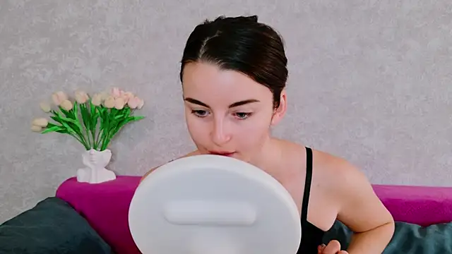 Snapshot of Miss_Arwen chatting on October 2, 2025, 4:38 am Miss Arwen online show from October 2, 2025, 4:38 am