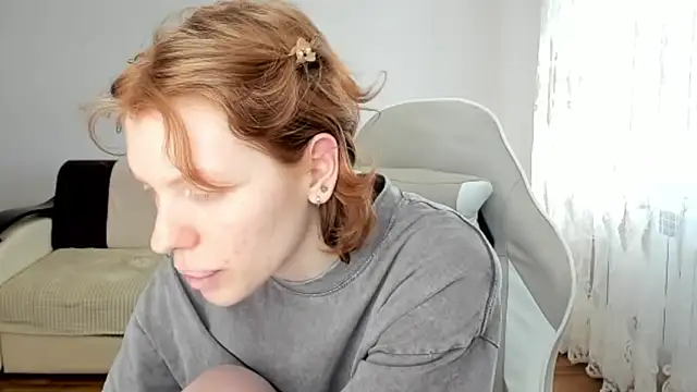 StellaDavis online show from March 28, 2026, 10:05 am