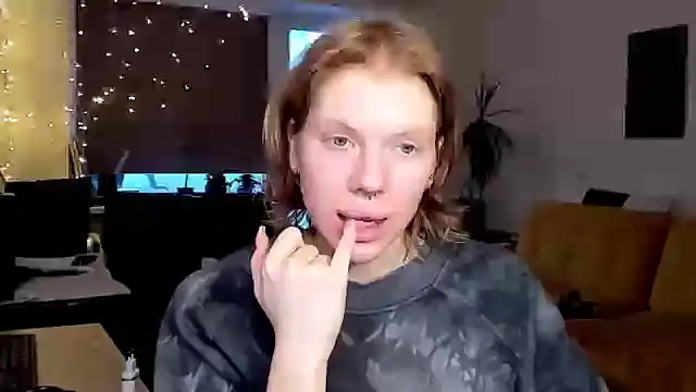 StellaDavis online show from February 14, 2025, 2:02 pm