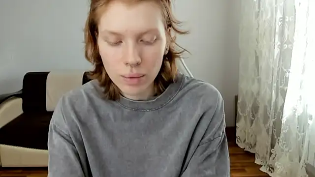 StellaDavis online show from May 3, 2026, 11:04 am