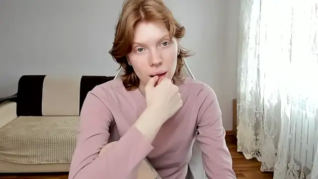StellaDavis online show from April 21, 2026, 10:44 am