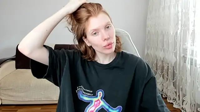 StellaDavis online show from April 27, 2026, 11:08 am