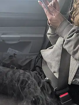 Snapshot of AriellaTaylor chatting on November 23, 2025, 2:38 pm AriellaTaylor online show from November 23, 2025, 2:38 pm