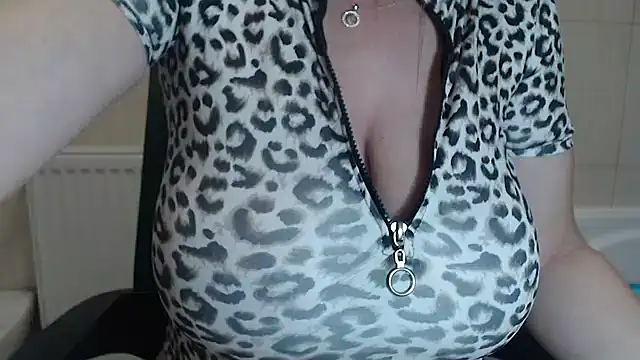 Snapshot of newamyy chatting on March 25, 2026, 5:40 am newamyy online show from March 25, 2026, 5:40 am