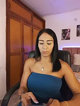 Snapshot of charlotte_bayron02 chatting on June 27, 2026, 1:22 am charlotte bayron02 online show from June 27, 2026, 1:22 am