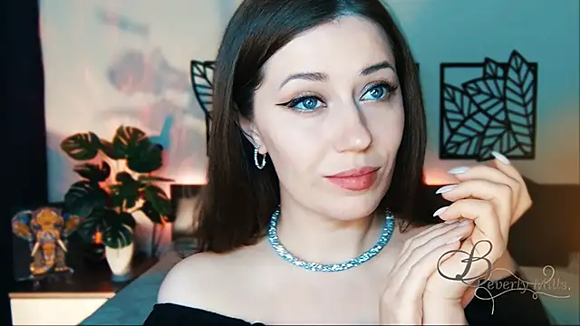 MissBeverlyMills online show from February 13, 2025, 12:11 pm