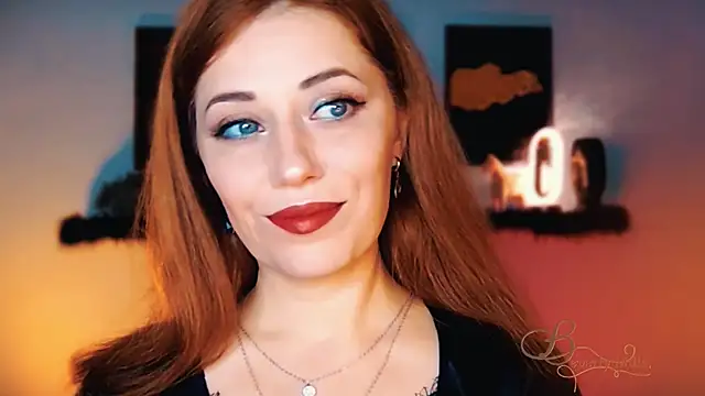 MissBeverlyMills online show from November 16, 2025, 3:22 am