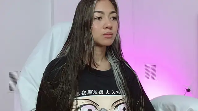 hantonella  online show from November 2, 2025, 1:49 pm