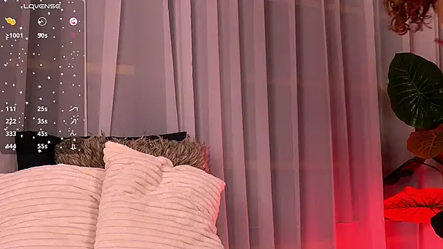 Snapshot of CynthiaWest chatting on March 10, 2026, 4:27 am CynthiaWest online show from March 10, 2026, 4:27 am