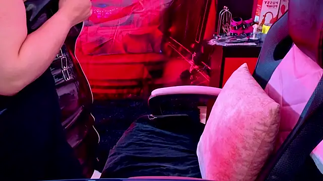 True Bdsm online show from February 26, 2026, 5:57 pm