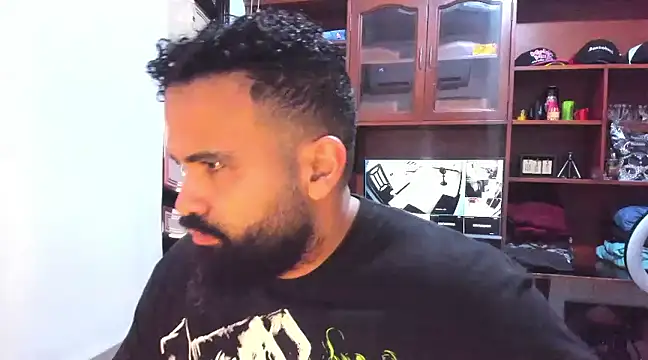 Snapshot of Drako_Argentii chatting on February 7, 2025, 8:31 pm Drako Argentii online show from February 7, 2025, 8:31 pm