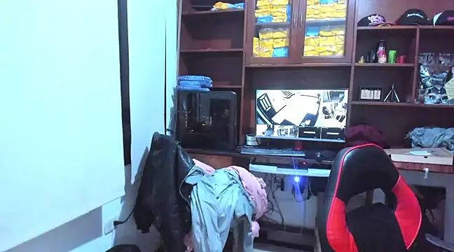 Snapshot of Drako_Argentii chatting on February 9, 2025, 6:54 am Drako Argentii online show from February 9, 2025, 6:54 am