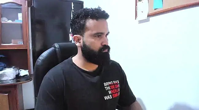 Snapshot of Drako_Argentii chatting on March 19, 2025, 7:49 pm Drako Argentii online show from March 19, 2025, 7:49 pm