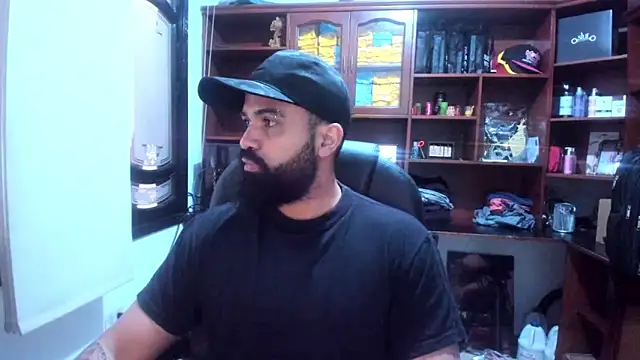 Snapshot of Drako_Argentii chatting on February 26, 2025, 1:11 pm Drako Argentii online show from February 26, 2025, 1:11 pm