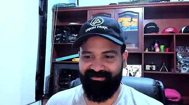 Snapshot of Drako_Argentii chatting on January 31, 2025, 12:29 pm Drako Argentii online show from January 31, 2025, 12:29 pm