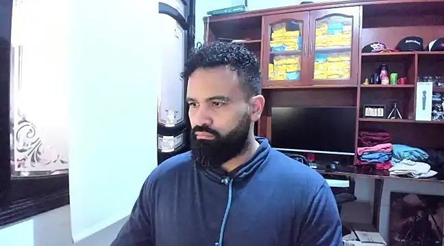 Snapshot of Drako_Argentii chatting on February 12, 2025, 7:35 pm Drako Argentii online show from February 12, 2025, 7:35 pm