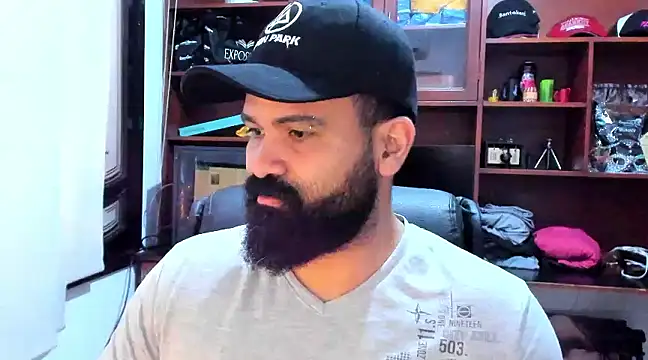 Snapshot of Drako_Argentii chatting on January 31, 2025, 3:33 pm Drako Argentii online show from January 31, 2025, 3:33 pm