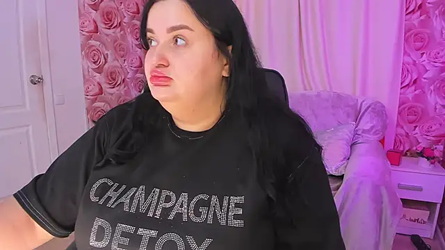 MonaSteele online show from September 21, 2025, 5:23 am