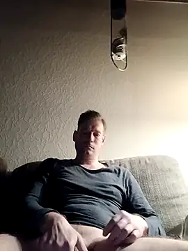 MArciQuarky online show from March 13, 2025, 9:16 pm