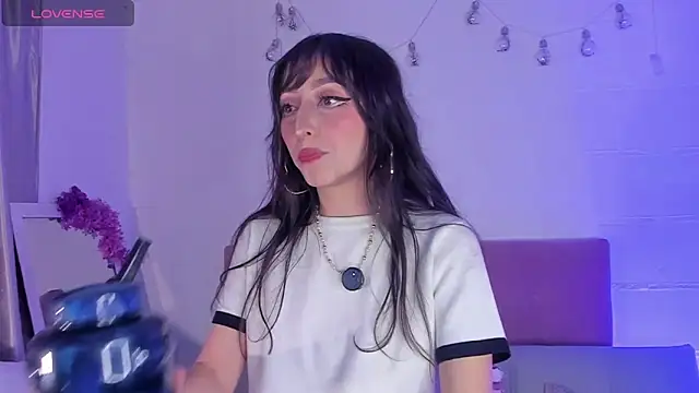 Snapshot of v1cky_ chatting on April 4, 2026, 12:28 am v1cky online show from April 4, 2026, 12:28 am