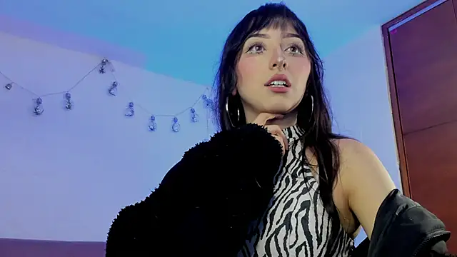 v1cky  online show from October 30, 2025, 10:28 pm