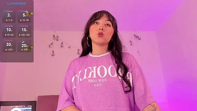 v1cky  online show from October 20, 2025, 10:32 pm