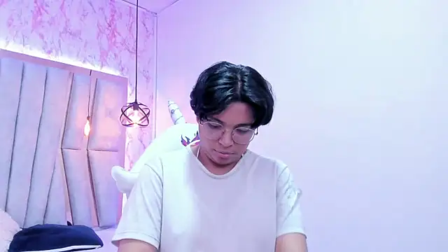 Emmapark  online show from March 15, 2025, 1:30 am