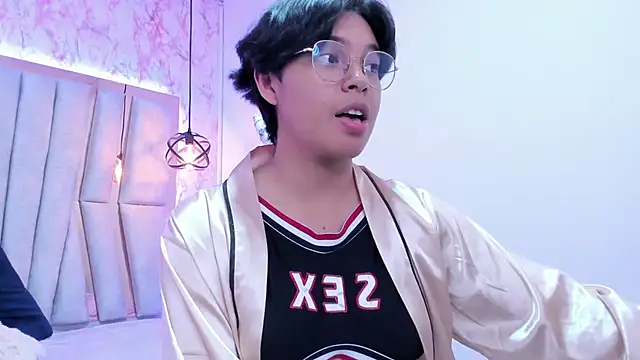 Emmapark  online show from March 9, 2025, 12:10 am