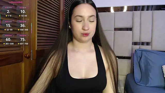 sofiaduque 26 online show from June 20, 2026, 8:36 pm