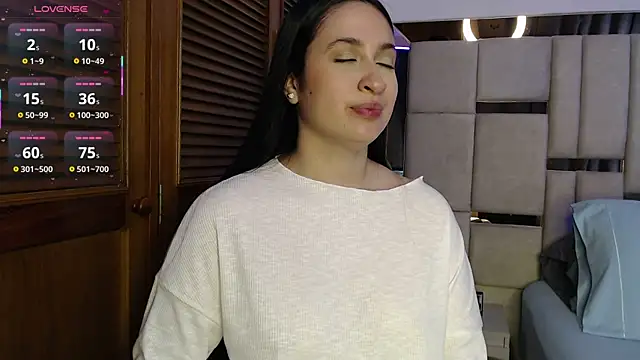 sofiaduque 26 online show from June 24, 2026, 8:06 pm