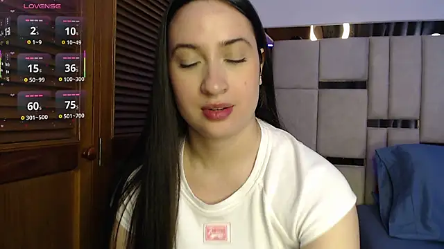 sofiaduque 26 online show from May 9, 2026, 7:50 pm