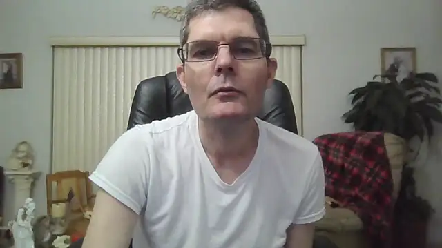 Copfiremen4566 online show from February 9, 2026, 5:16 am