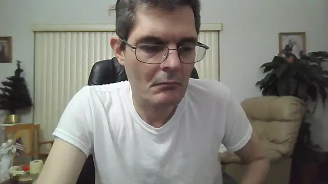 Copfiremen4566 online show from December 21, 2024, 2:52 am