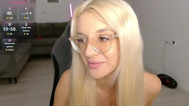LovelyBianca online show from June 21, 2026, 8:25 pm