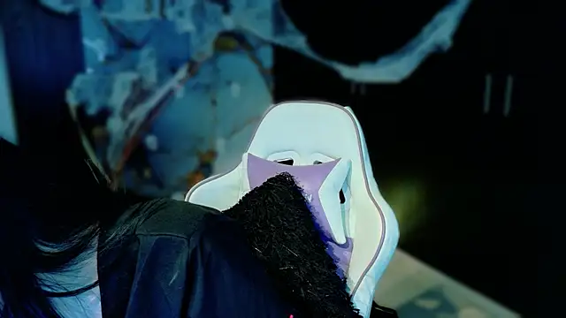 Madison Jackson online show from October 9, 2025, 10:32 pm