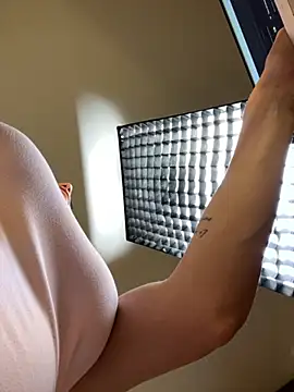 Irish Collins online show from December 1, 2025, 9:37 pm