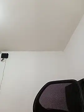 whitegirl0122 online show from November 8, 2025, 8:23 pm