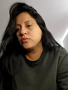 whitegirl0122 online show from February 18, 2025, 1:33 pm