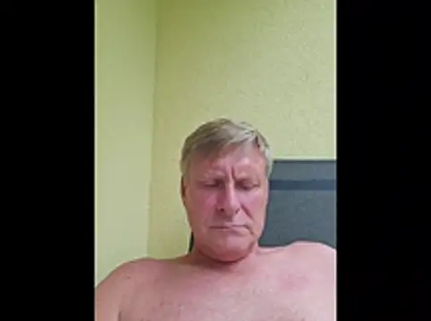johnnym1 online show from July 17, 2026, 1:19 pm