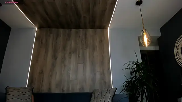 Snapshot of RoxanneHill_ chatting on June 29, 2026, 12:05 pm RoxanneHill online show from June 29, 2026, 12:05 pm