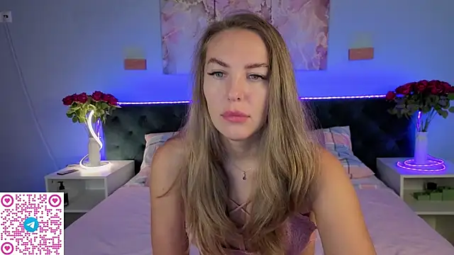 Kelly Hardy online show from July 26, 2026, 1:01 am