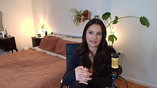 Lenas Room online show from March 10, 2026, 7:23 am