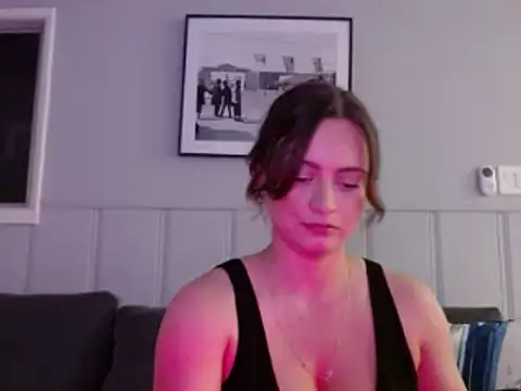 Sophie Raegan online show from February 24, 2025, 8:17 am