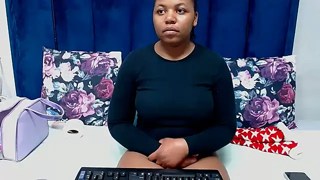 HotSmallTits online show from June 6, 2026, 5:51 pm