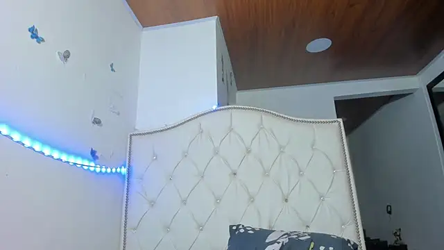 Anny jhonsonx online show from September 18, 2025, 11:30 pm