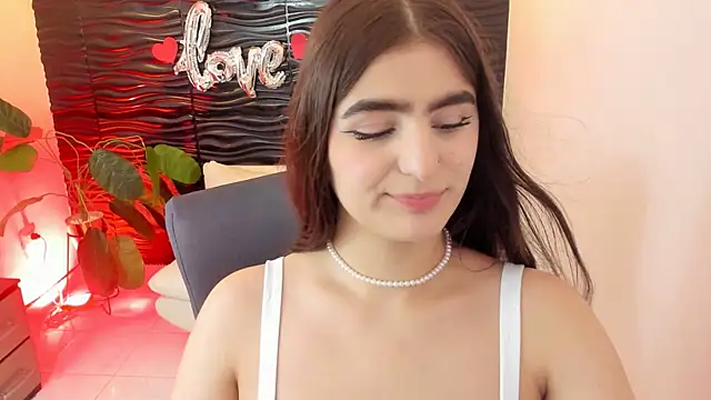 sofia 44 online show from October 7, 2025, 1:12 pm