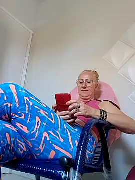 MILEIDE980 online show from December 4, 2025, 2:49 pm