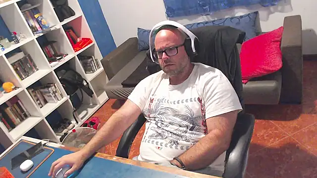 Snapshot of ravingr4d4 chatting on June 18, 2026, 10:59 pm ravingr4d4 online show from June 18, 2026, 10:59 pm